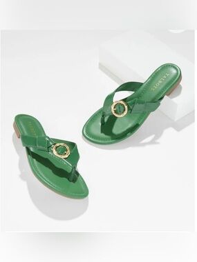 GIA BUCKLE THONG SANDALS 🩴